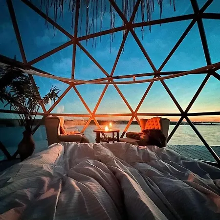 Luxuszelt Exclusive Floating Dome On Islet *