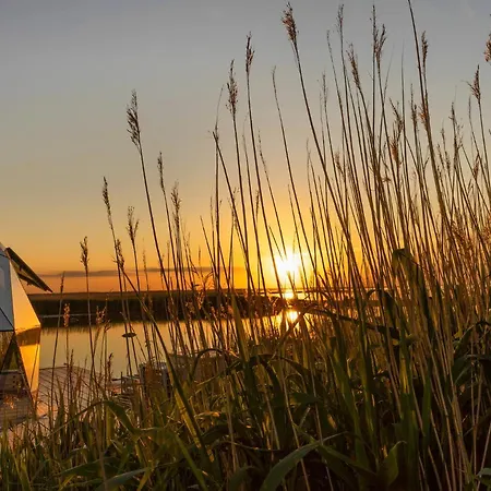 Exclusive Floating Dome On Islet Luxuszelt Reval